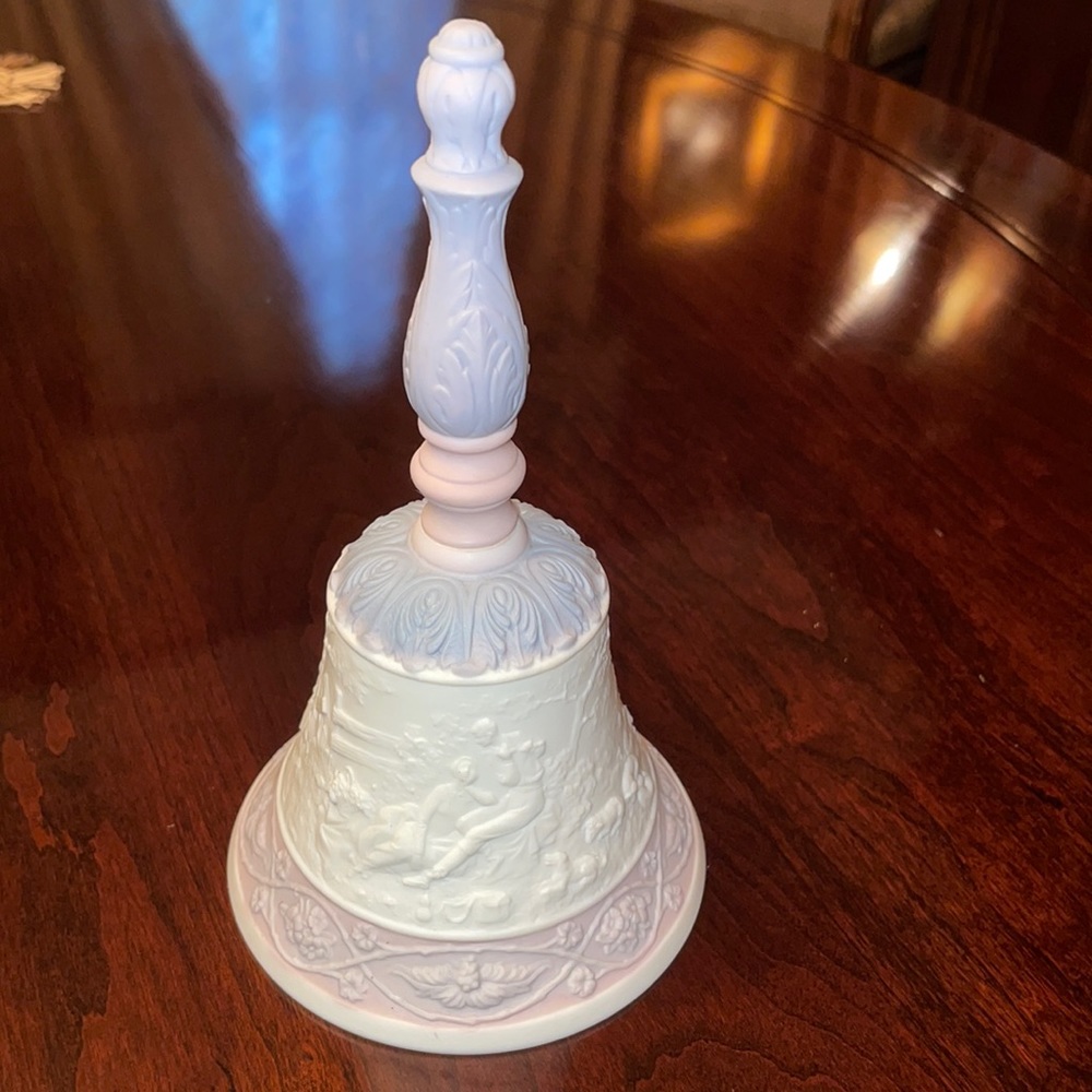 LLADRO PORCELAIN BELL EMBOSSED WITH ROMANTIC SCENES- PERFECT CONDITION